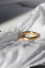 rustikke-guldringe-naturligt-organisk-antikt-look-smykker-af-sit-eget-guld-guldsmede-i-danmark-med-eget-værksted-pompus-erik-sørensen-promise