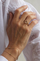 morganit-ring-rustikke-guldringe-med-store-sten-statement-statement-ringe-naturligt-organisk-antikt-look-smykker-af-sit-eget-guld-guldsmede-i-danmark-med-eget-værksted-pompus-erik-sørensen-journey-morganite