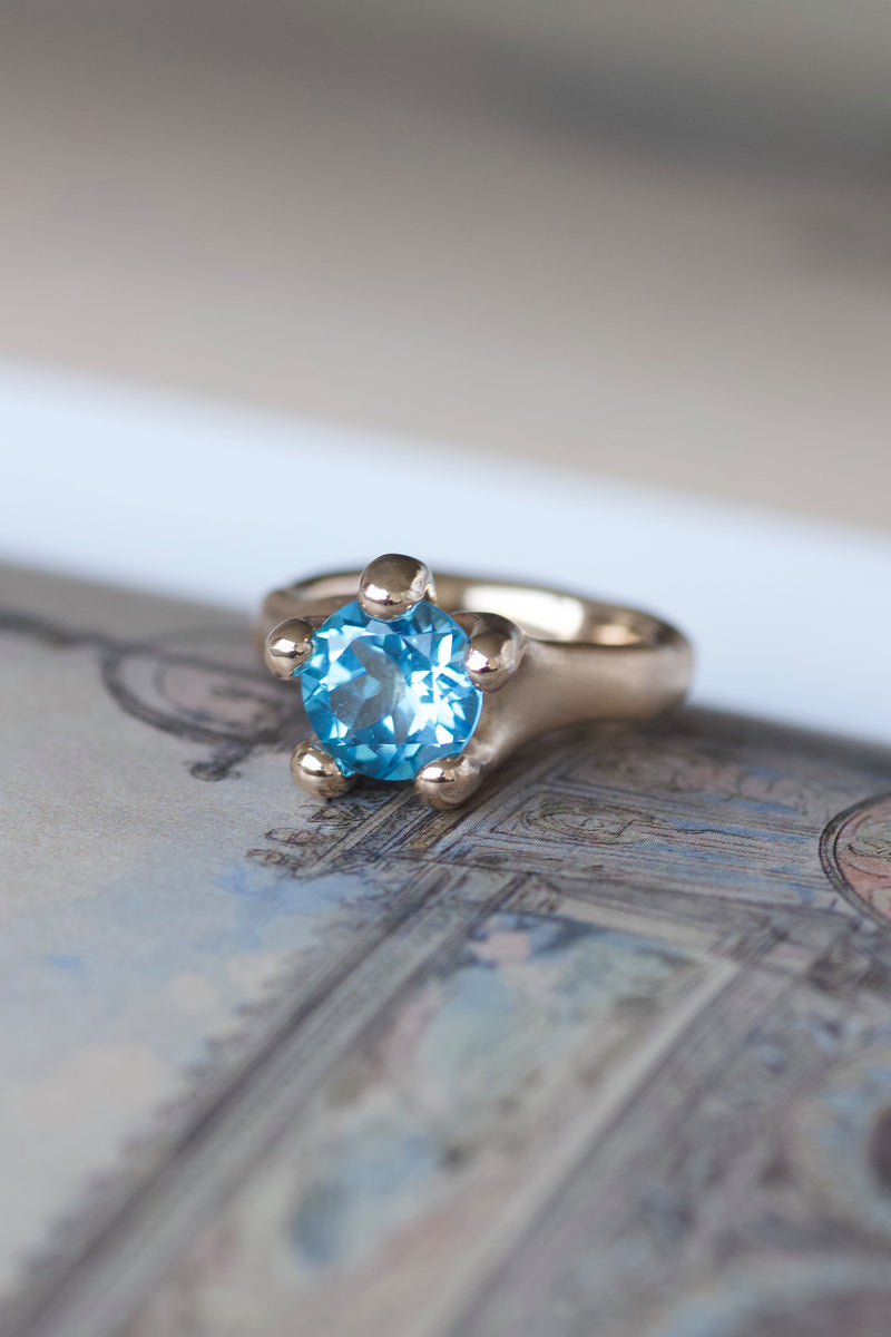 ELECTRIC BLUE TOPAS